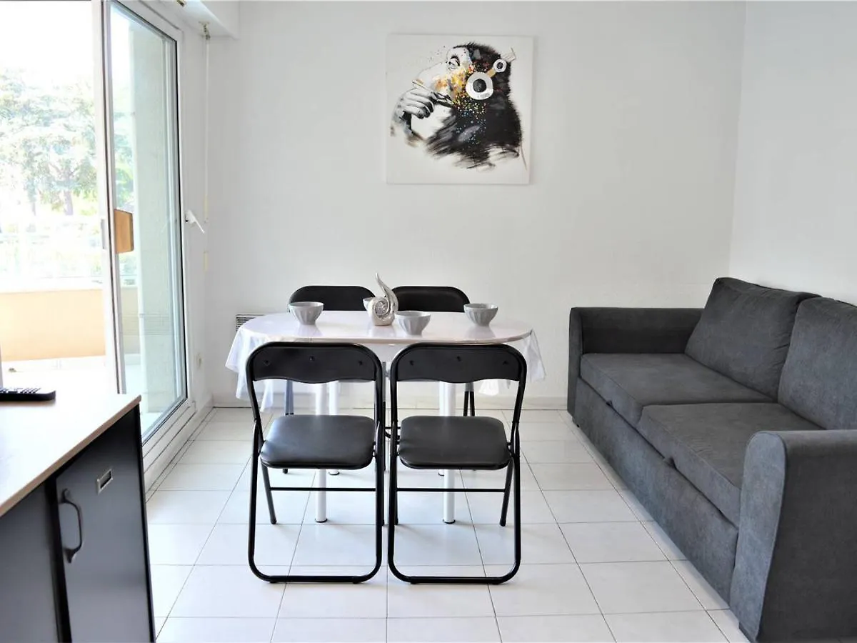 Appartement T2 Avec Terrasse Et Garage En Plein Centre, 4 Couchages - Cavalaire-Sur-Mer - Fr-1-226B-105